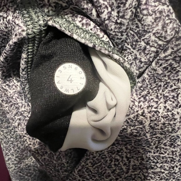 Lululemom legging - Picture 5 of 5